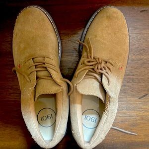 Classy light brown kid’s shoes